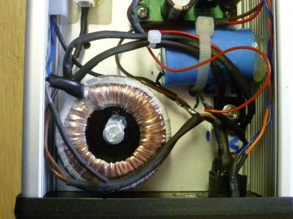 Project: TDA1543 Non Oversampling (NOS) DAC - PSU close up